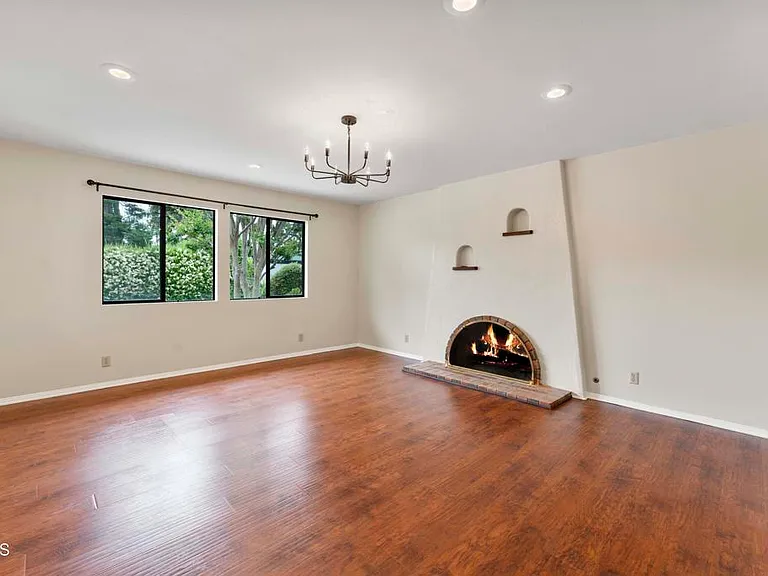 6347 N Muscatel Ave — Photo 4