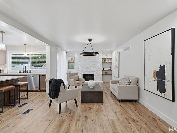 3rd image of 1514 Sycamore Glen Ct