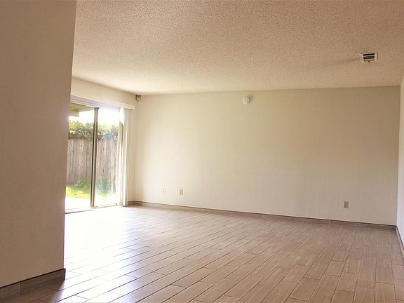 3rd image of 5490 E Illinois Ave