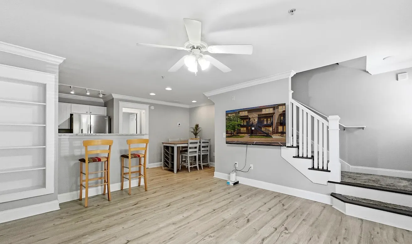 3 bed, 1334 sqft, $2,850 — Photo 4