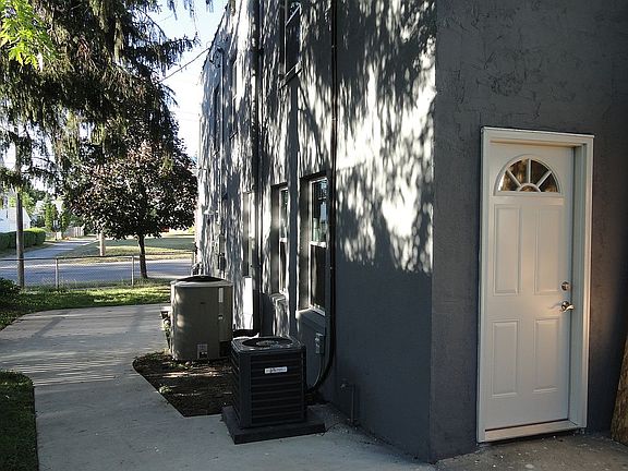 3rd image of 900 Butterworth St SW