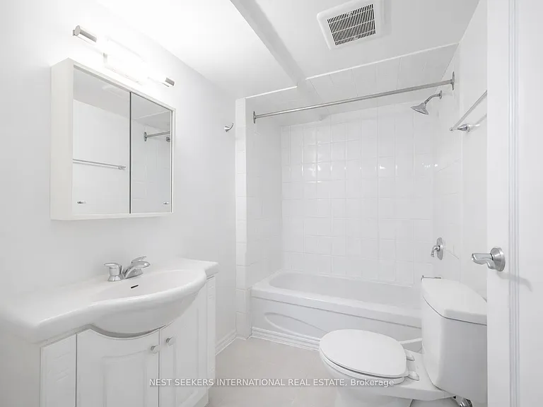 963 Avenue Rd #5 — Photo 8