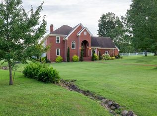 106 E Meadow Hill Dr, Florence, AL 35633