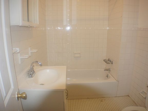2nd image of 280 Putnam Ave APT 2