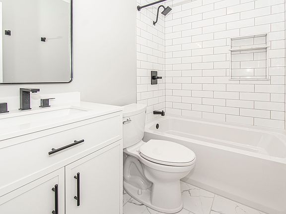 4th image of 118 Camelot Ct