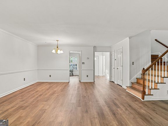 3rd image of 599 Saint James Walk SE