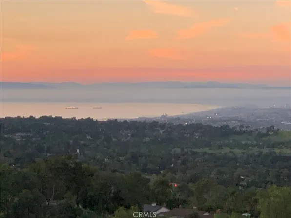1 Martingale Dr, Rancho Palos Verdes, CA 90275