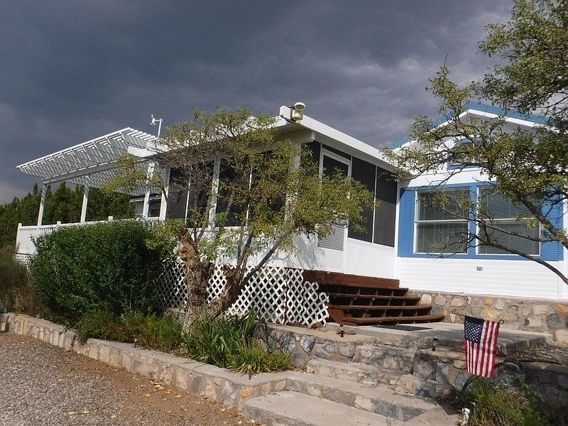 1st image of 4 Coye Ln
