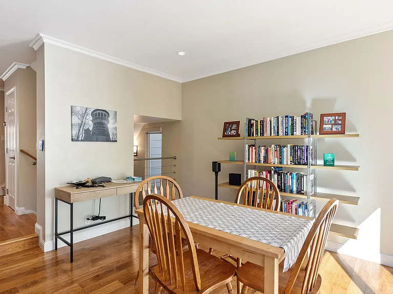 431 Woodminster Dr — Photo 5
