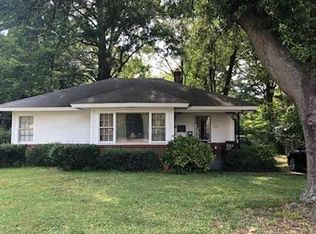 979 Colonial Rd, Memphis, TN 38117