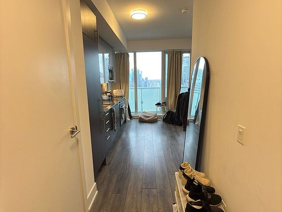5th image of 403 Church St #2904