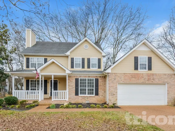 2863 Iroquois Dr, Thompsons Station, TN 37179