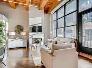 226 N Clinton St APT 406, Chicago, IL 60661