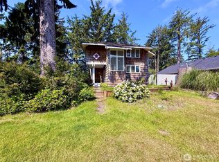 877 Mount Olympus Ave SE, Ocean Shores, WA