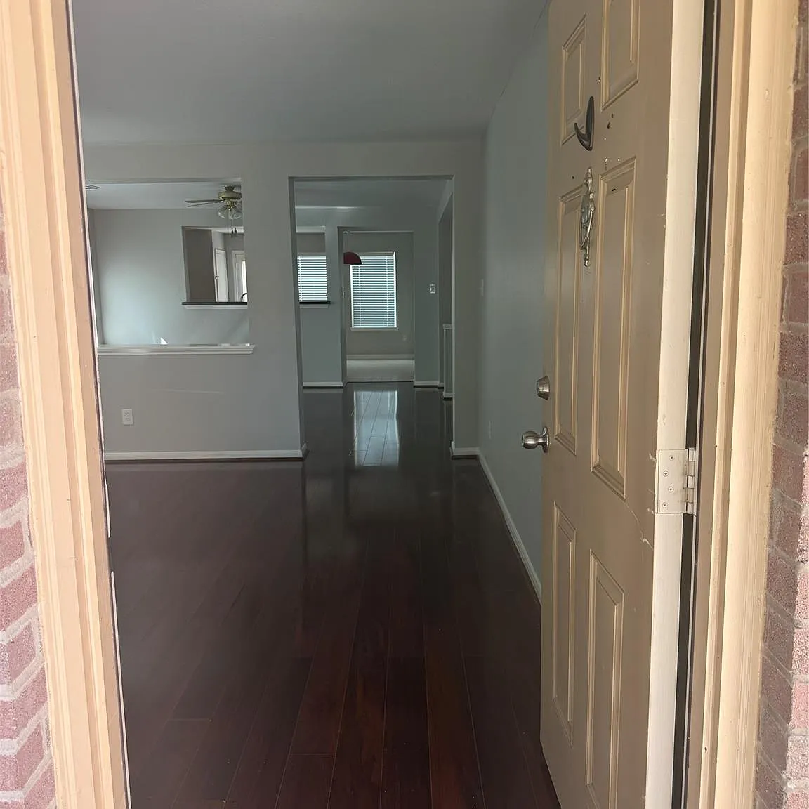 3 bed, 2.0 bath, 1635 sqft, $2,000 — Photo 2