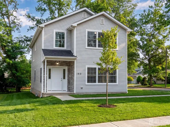 160 Hillside Ave, Piscataway, NJ 08854