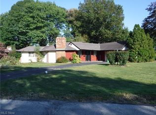 2079 Sagamore Dr, Euclid, OH 44117