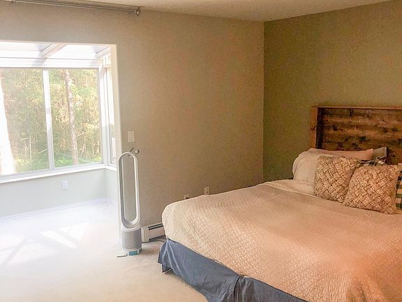 Upper level master bedroom