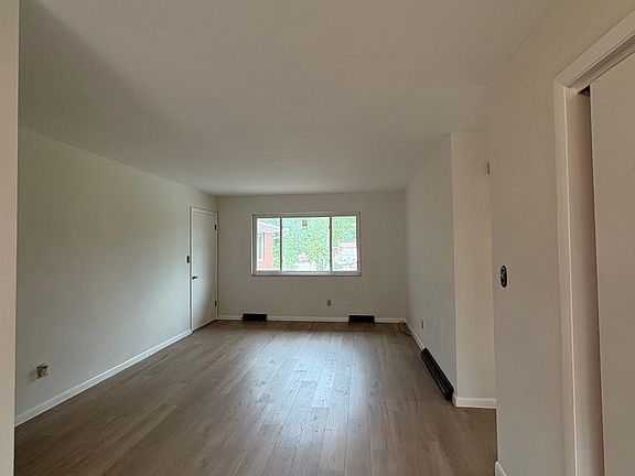 5th image of 617 Broad St