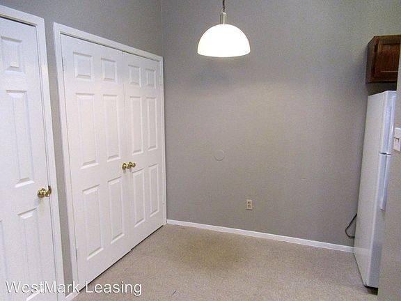 5th image of 137 N Troy Ave #A