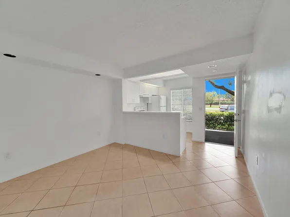 800 SW 137th Avenue #104G, Pembroke Pines, FL 33027