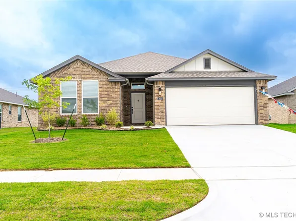 302 S 26th St, Collinsville, OK 74021
