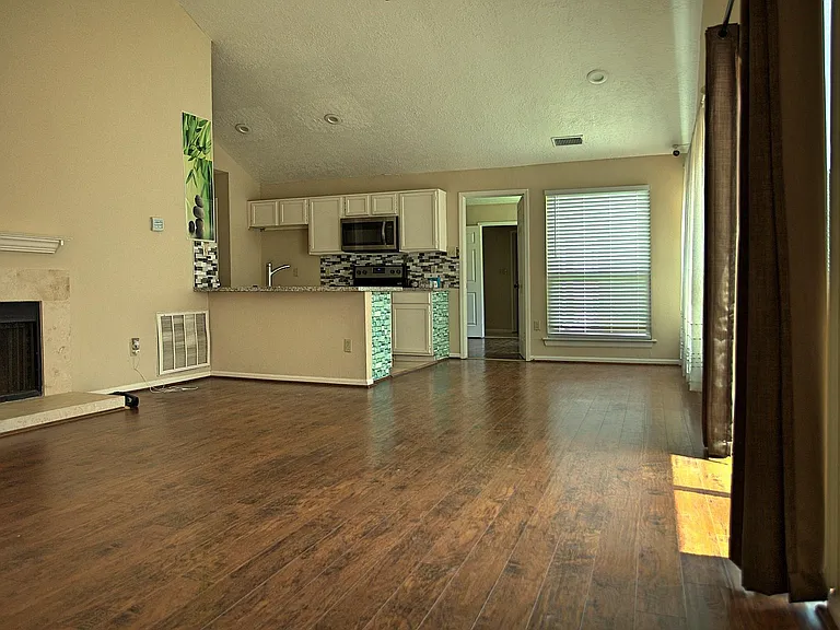 7219 Caddo Lake Ln — Photo 2
