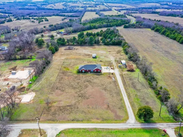 602 W 3rd St, Dodd City, TX 75438