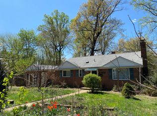 2700 Woodley Pl, Falls Church, VA 22046