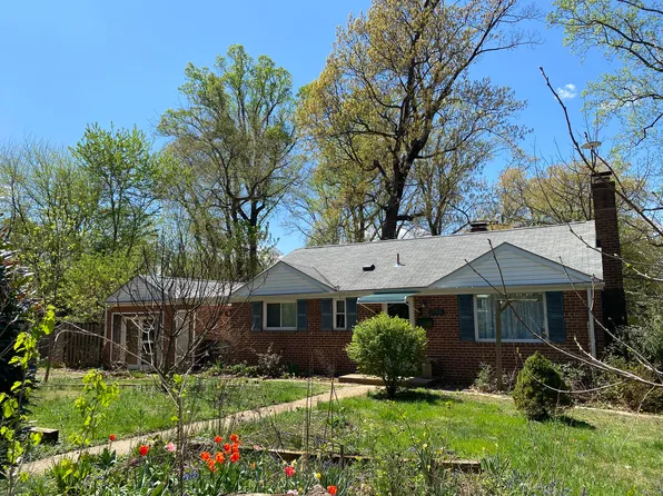 2700 Woodley Pl, Falls Church, VA 22046