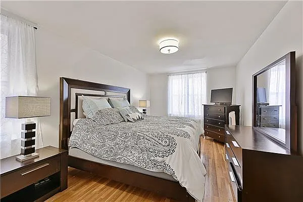 Sold by Exclusive Properties Sotheby's International Realty | media 19