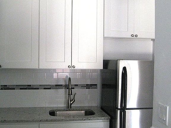 2nd image of 32 Flatlands 9 St Unit 22B