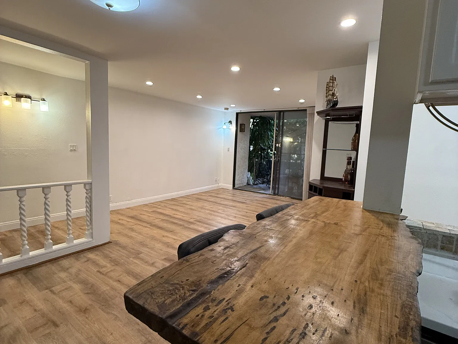 439 S Catalina Ave — Photo 4