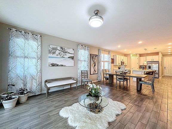 5th image of 1042 Heirloom Dr
