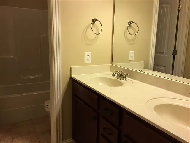 106 Spencer Spgs — Photo 10