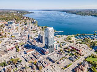 39 Mary St #1710, Barrie, ON L4N 1S9