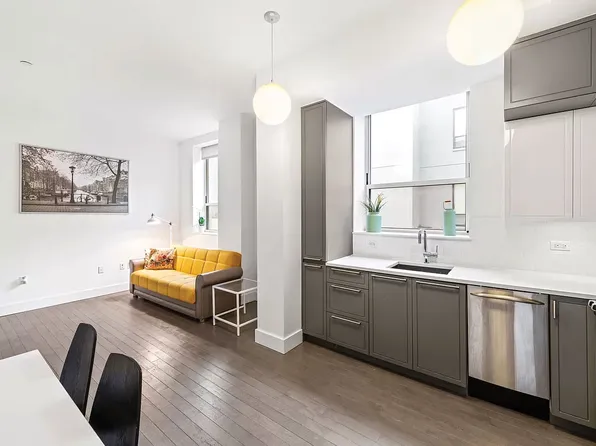 416 West 52nd Street 611 image 2 of 5