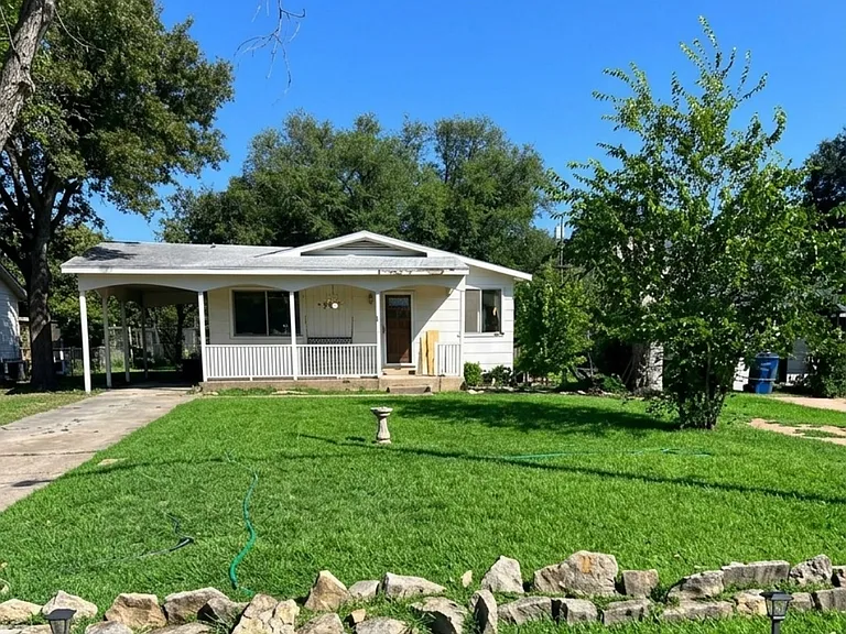 1200 Phillips Dr — Photo 1