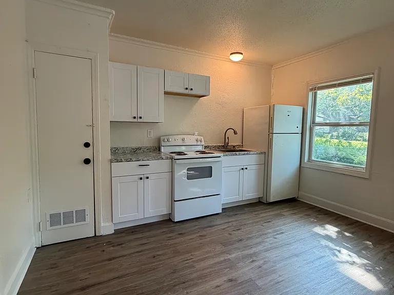 612 Ella St #612 — Photo 2