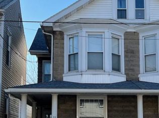 32 N 2nd St, Womelsdorf, PA