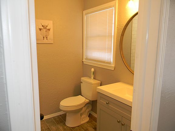2nd image of 1203 W Stewart Ave