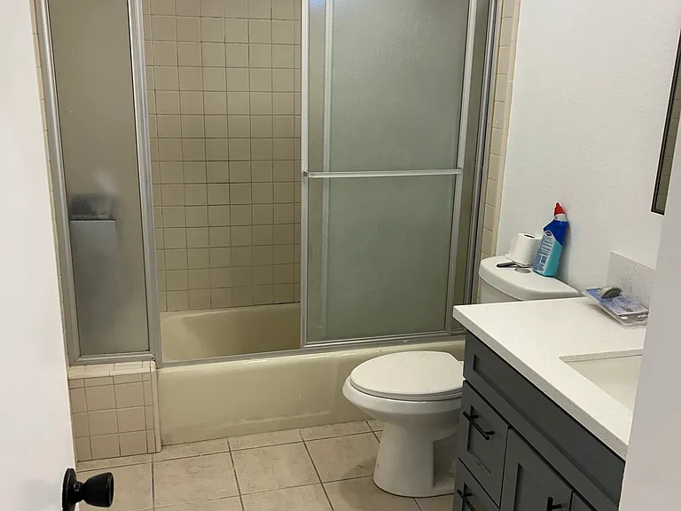 8437 Stewart And Gray Rd #B — Photo 1