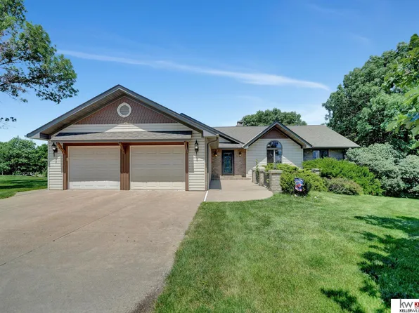 519 Circle Dr, Wilber, NE 68465