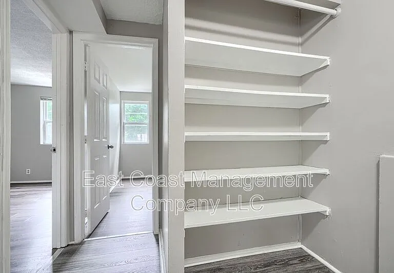 902 Catawba Ct — Photo 9