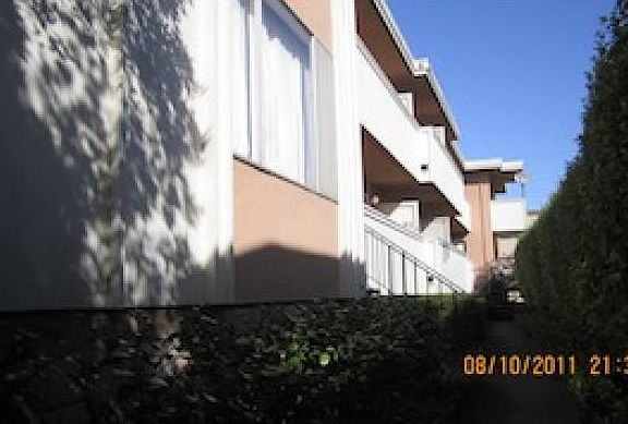 3rd image of 472 Lincoln Cir APT 2