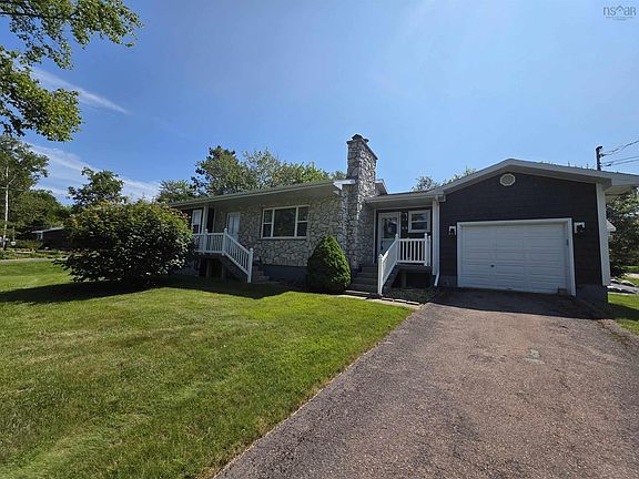 2nd image of 44 Beaumont Ave