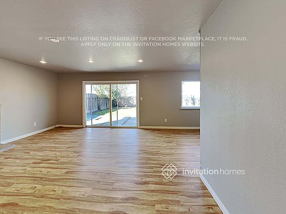 3rd image of 1104 Charles St