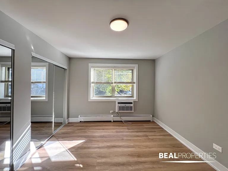 452 W Oakdale — Photo 77