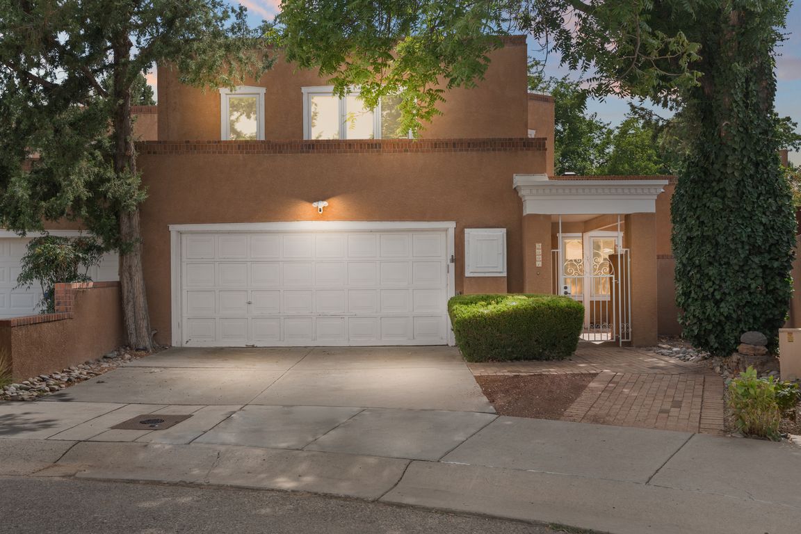 next background image