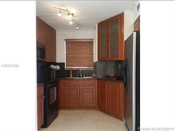 2nd image of 8820 Fontainebleau Blvd #51
